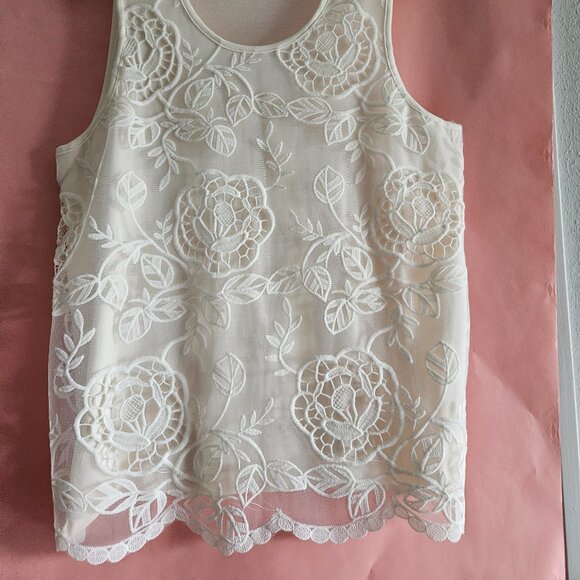 Studio West Apparel - White Embroidered Lined Tank Top - Picture 2 of 3